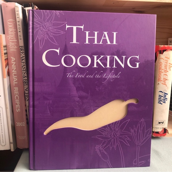 Thai Cooking The Food and the Lifestyle Judy Williams Hard Cover Book 2004 - Picture 1 of 11
